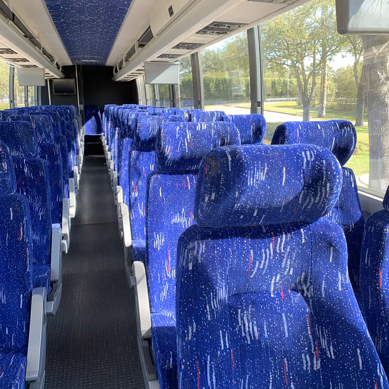 how the type of bus changes the price in minnetonka minnesota