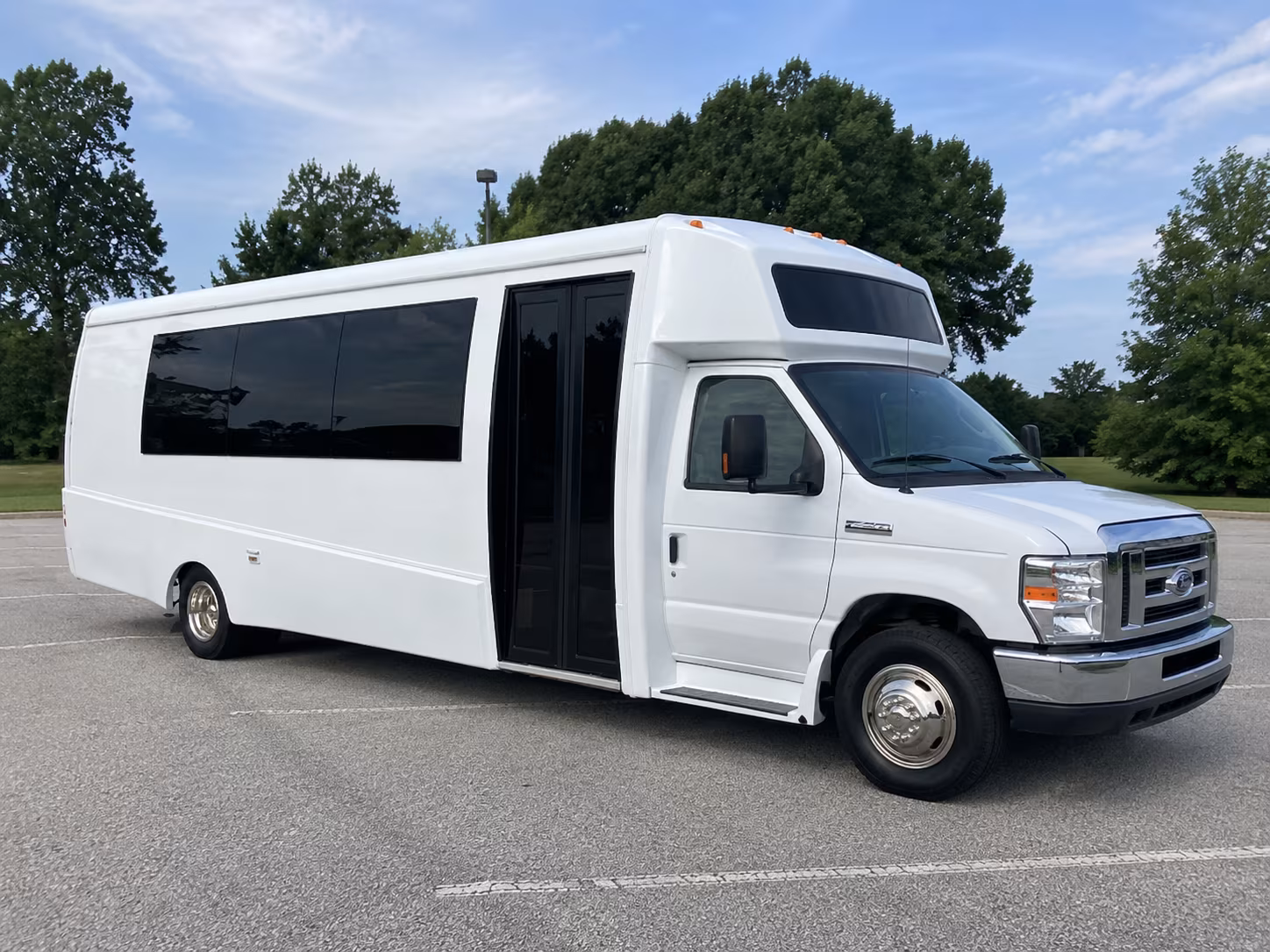 minnetonka 18 passenger party bus