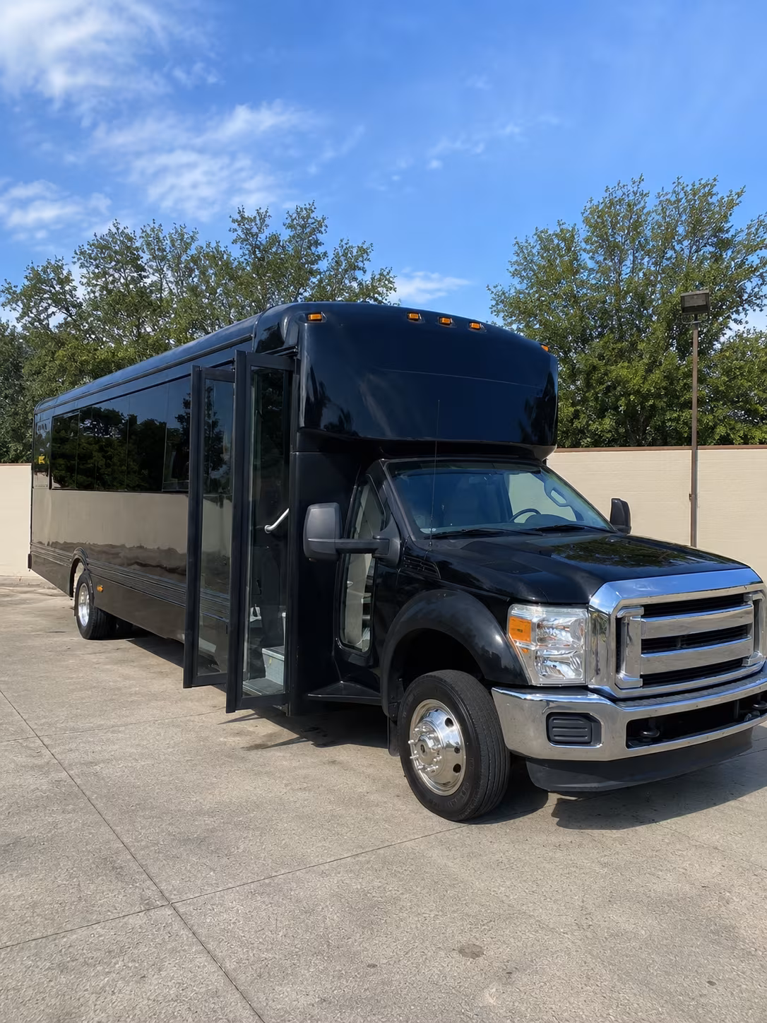 minnetonka 20 passenger party bus