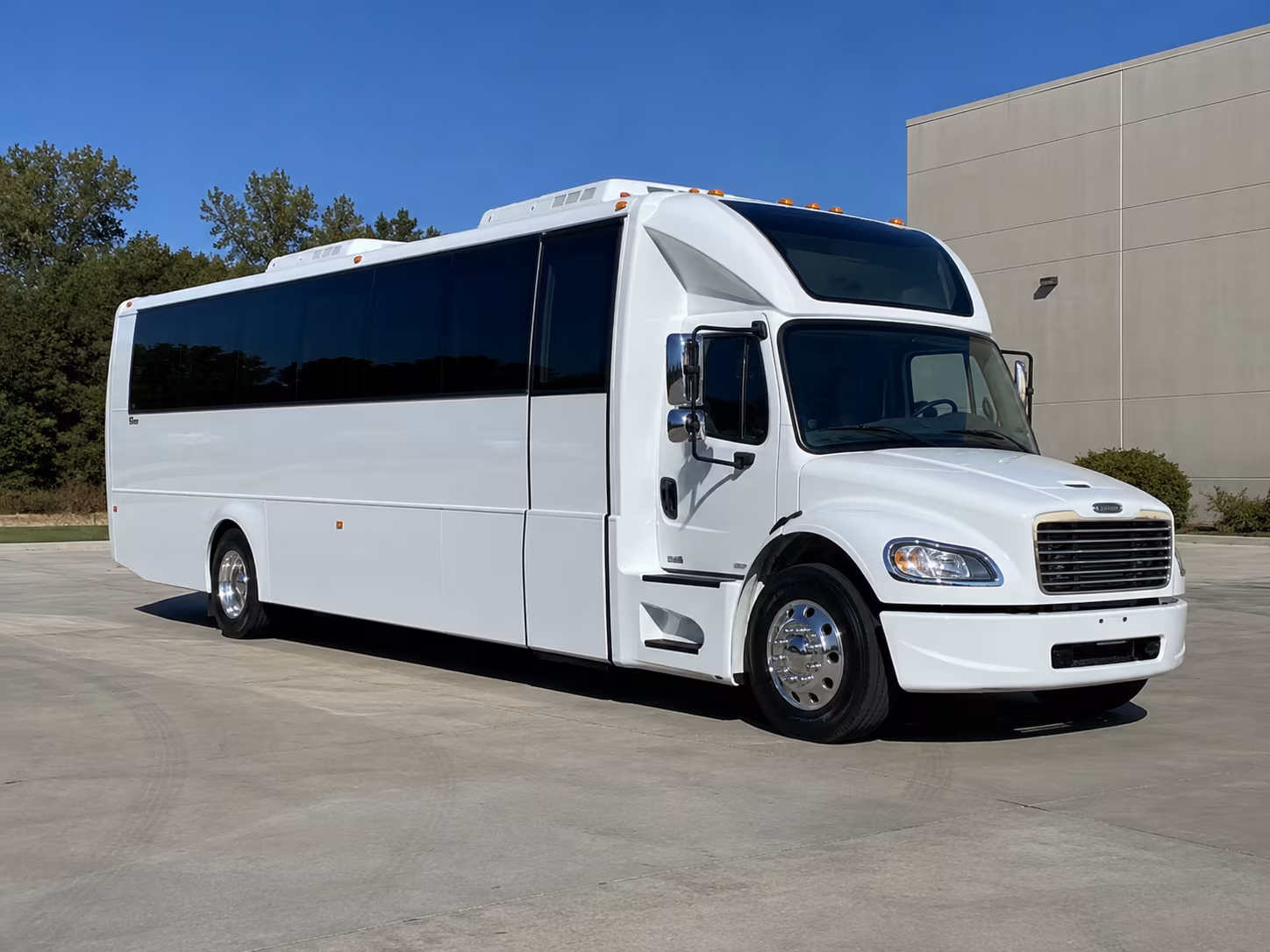 minnetonka 28 passenger party bus