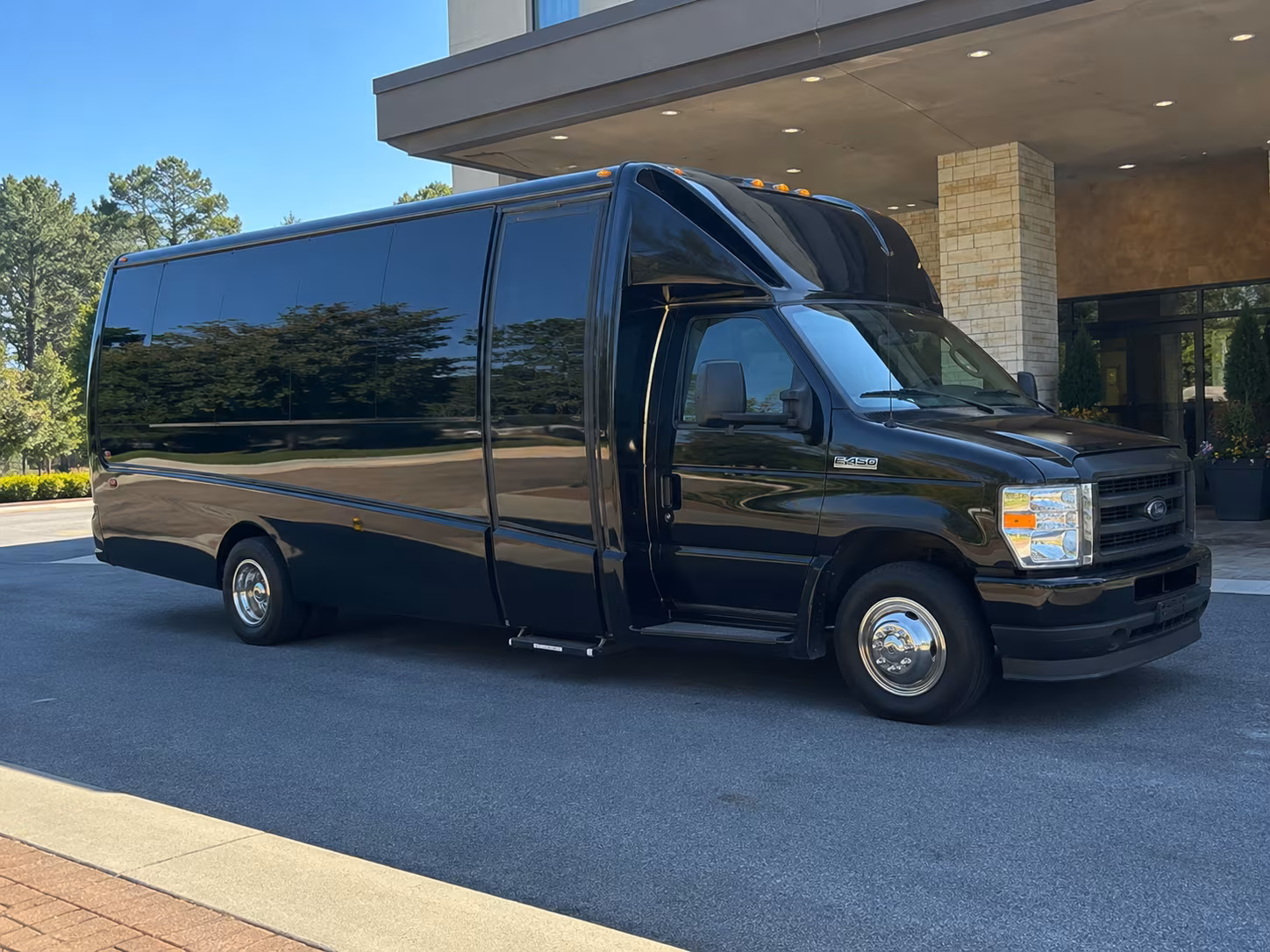 rochester rent a long distance charter bus in rochester