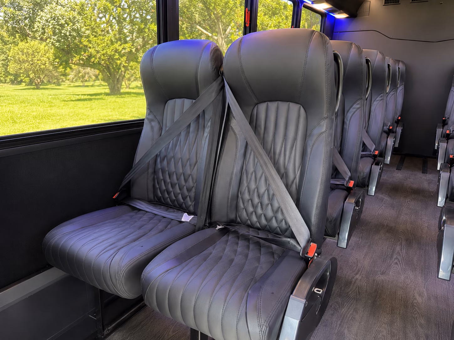 saint paul private shuttles for saint paul wedding guests